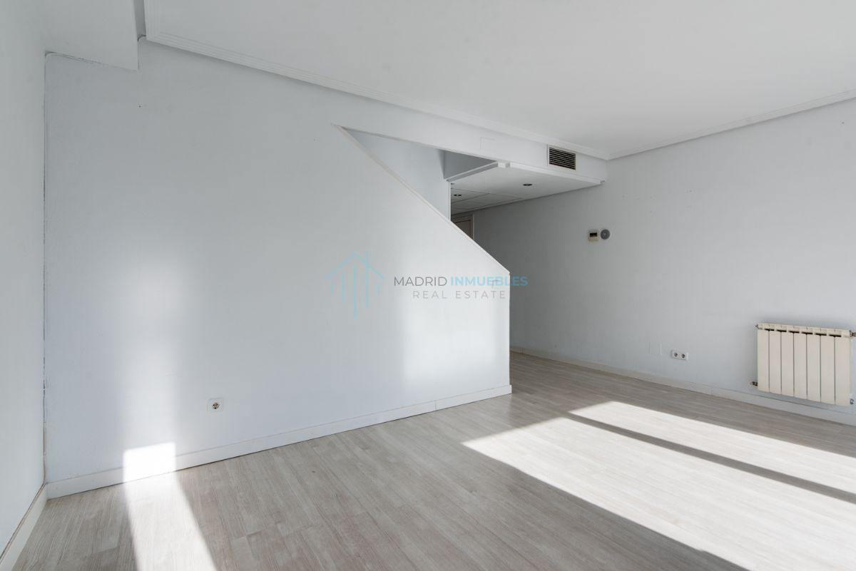 For sale of duplex in Madrid