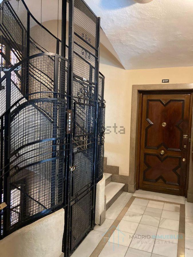 For sale of flat in Madrid