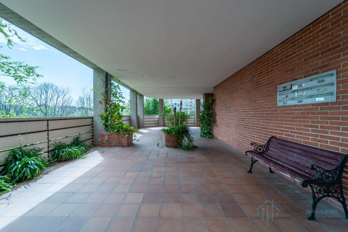 For sale of flat in Madrid