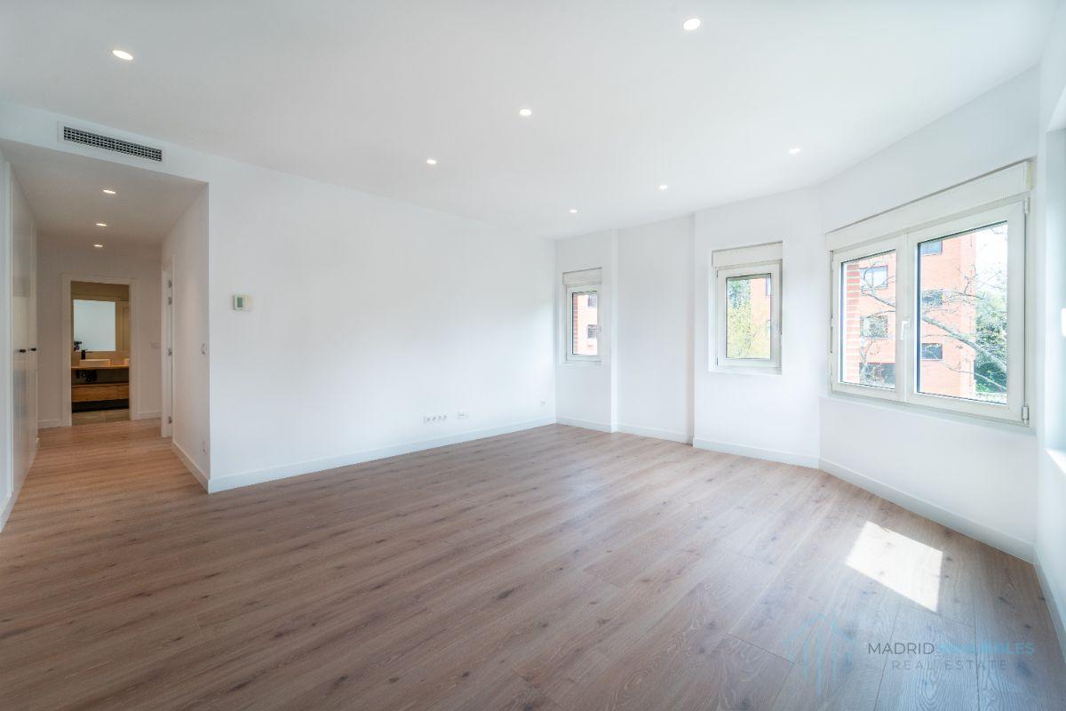 For sale of flat in Madrid
