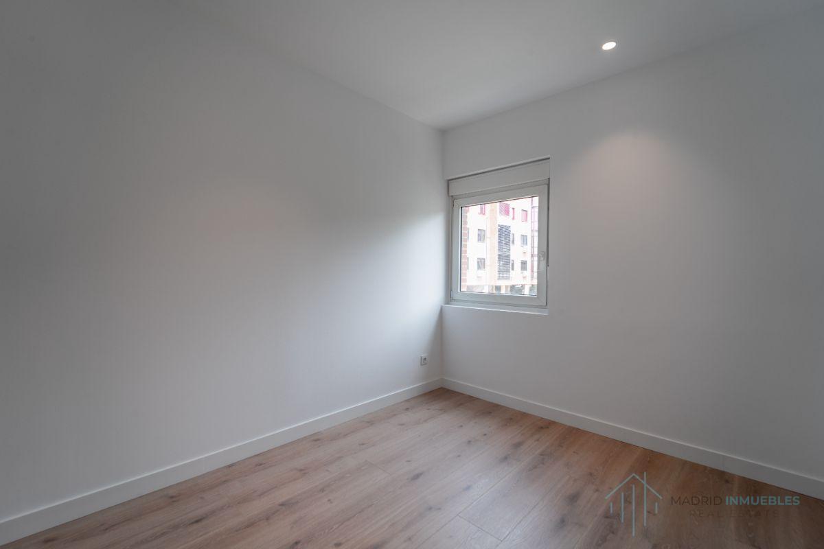For sale of flat in Madrid