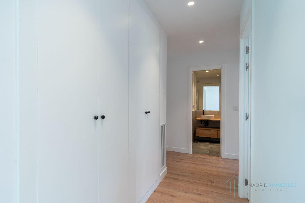 For sale of flat in Madrid