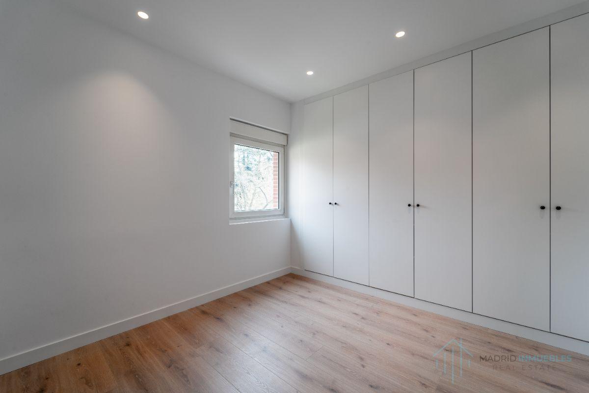 For sale of flat in Madrid