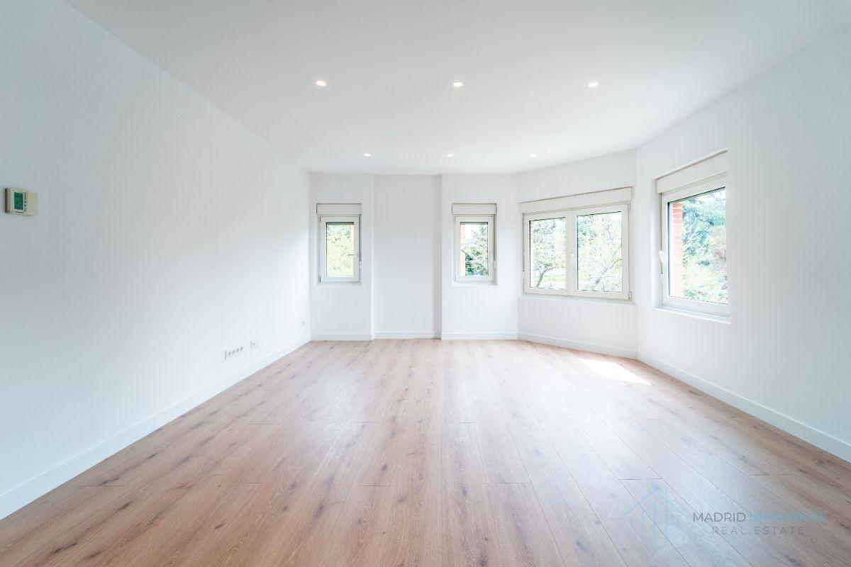 For sale of flat in Madrid