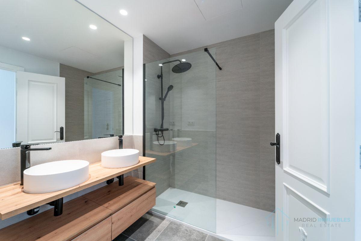For sale of flat in Madrid