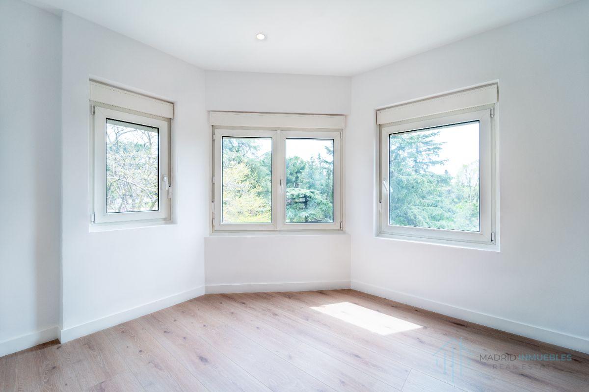 For sale of flat in Madrid