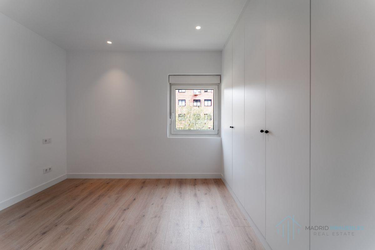 For sale of flat in Madrid