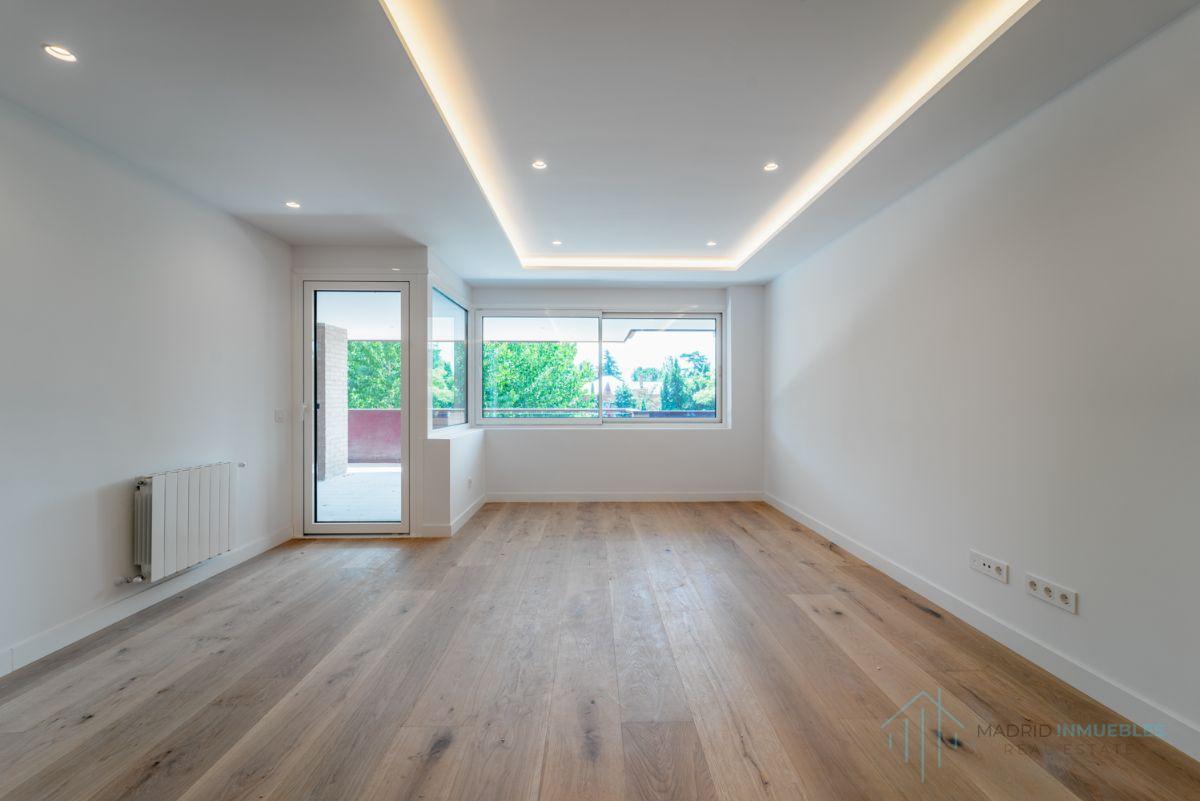 For sale of flat in Madrid
