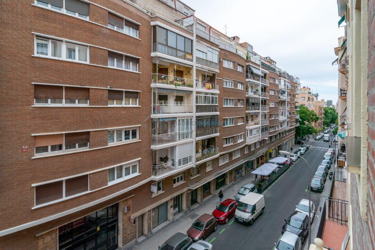 For sale of flat in Madrid