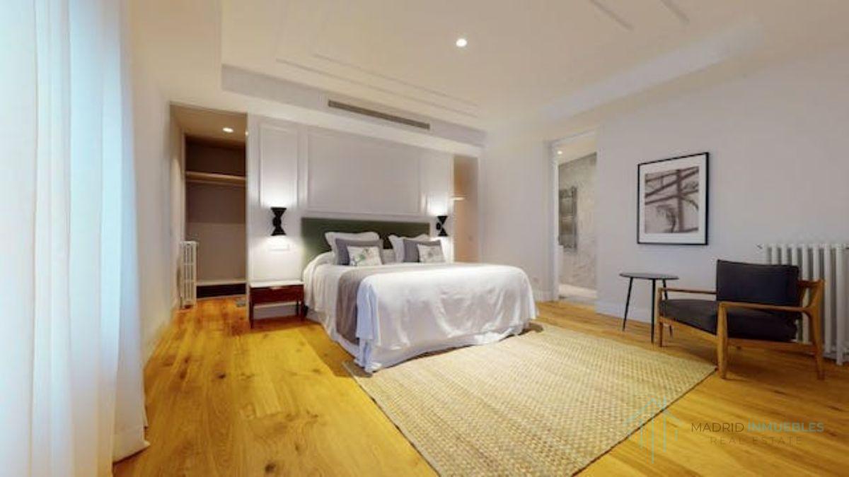 For sale of flat in Madrid