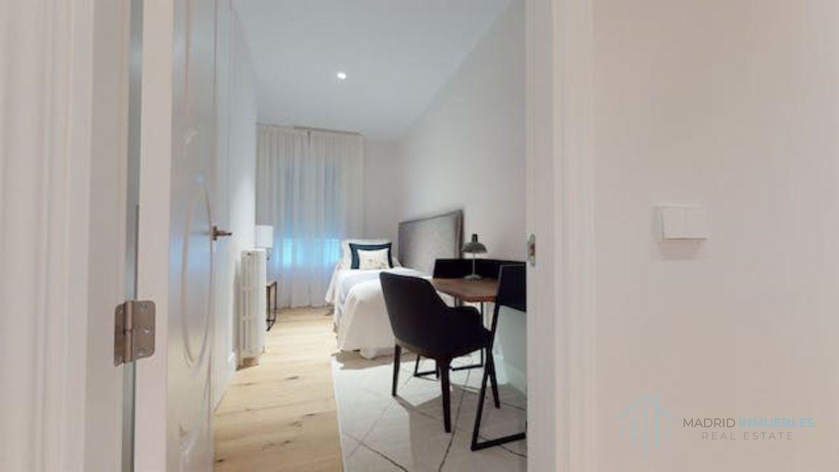 For sale of flat in Madrid
