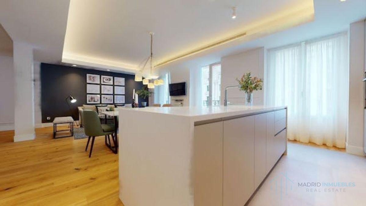 For sale of flat in Madrid