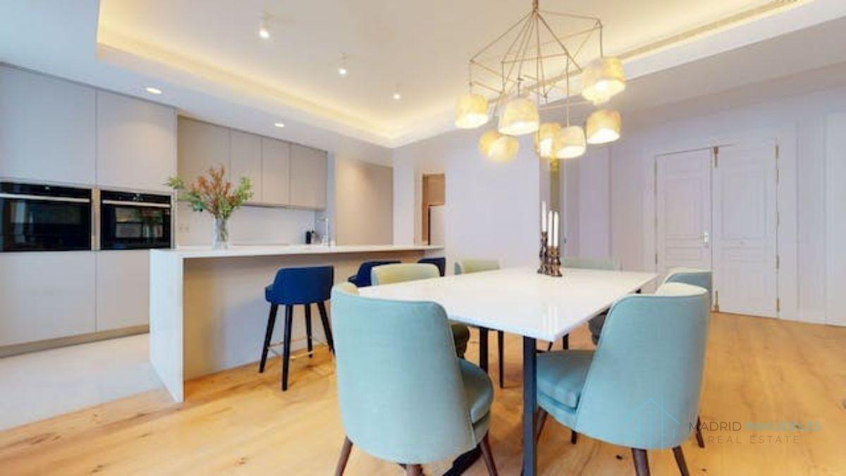 For sale of flat in Madrid