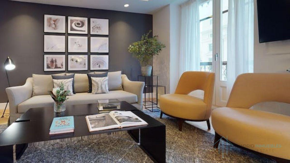 For sale of flat in Madrid