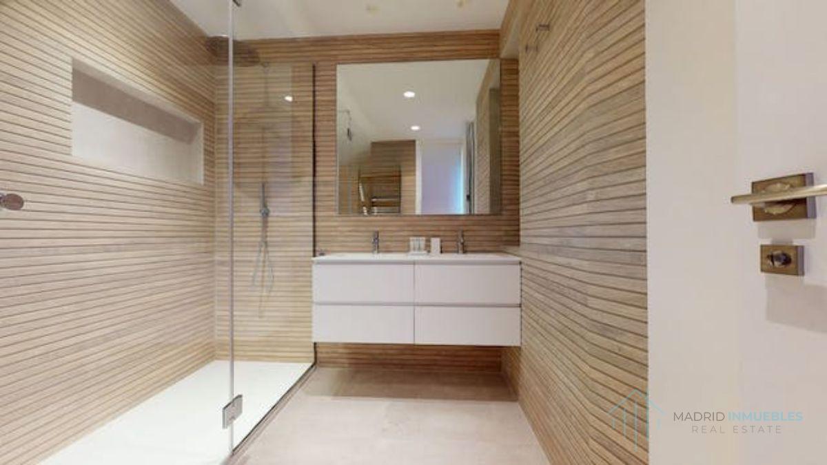 For sale of flat in Madrid