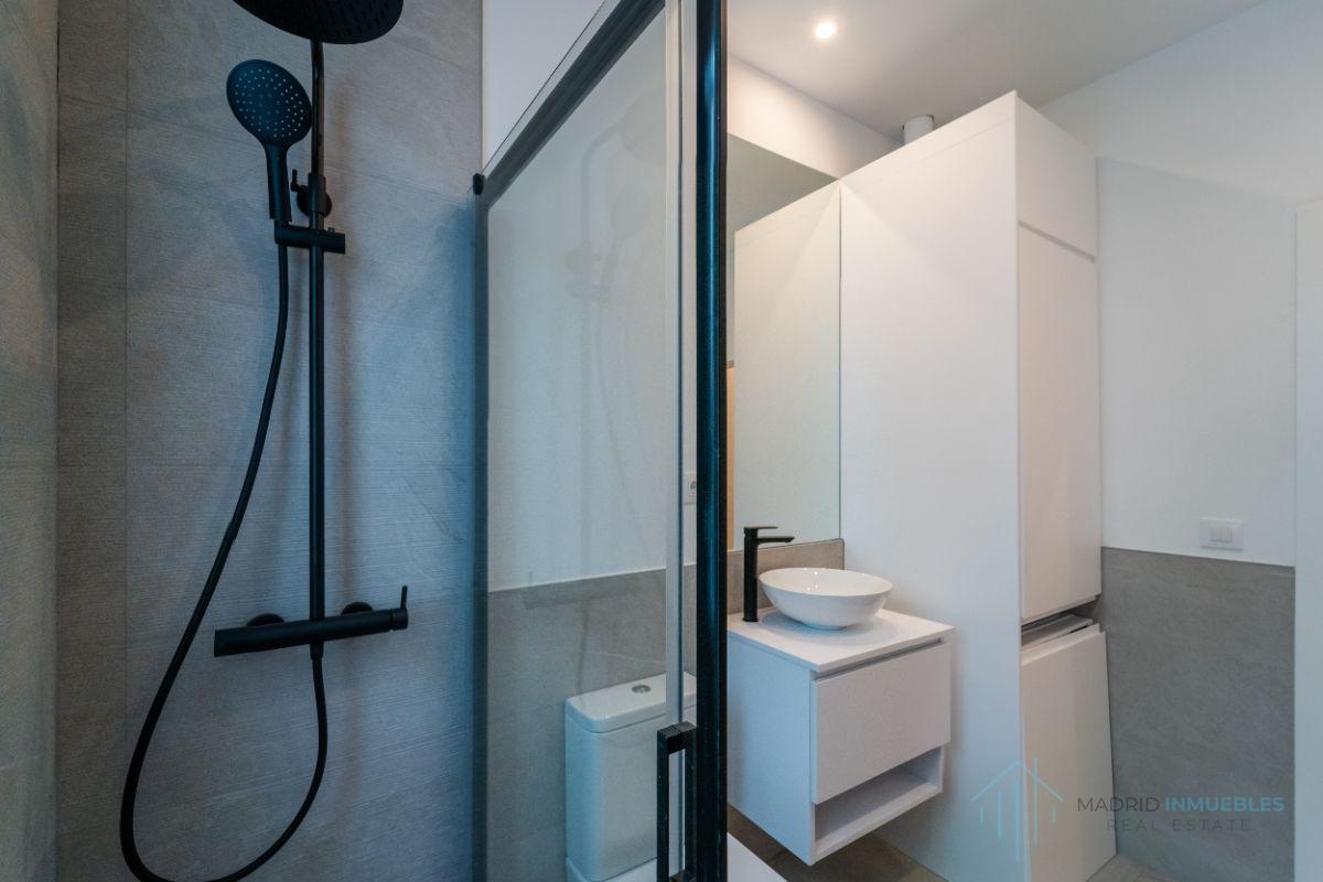 For sale of flat in Madrid