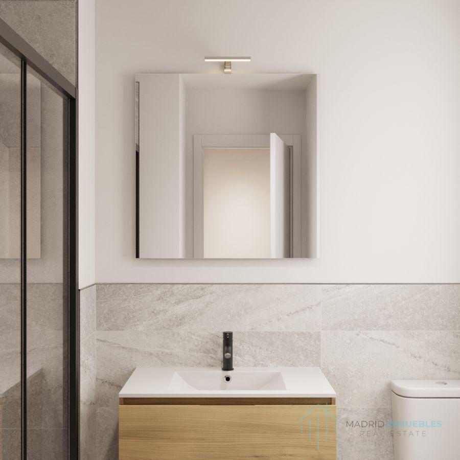 For sale of flat in Madrid