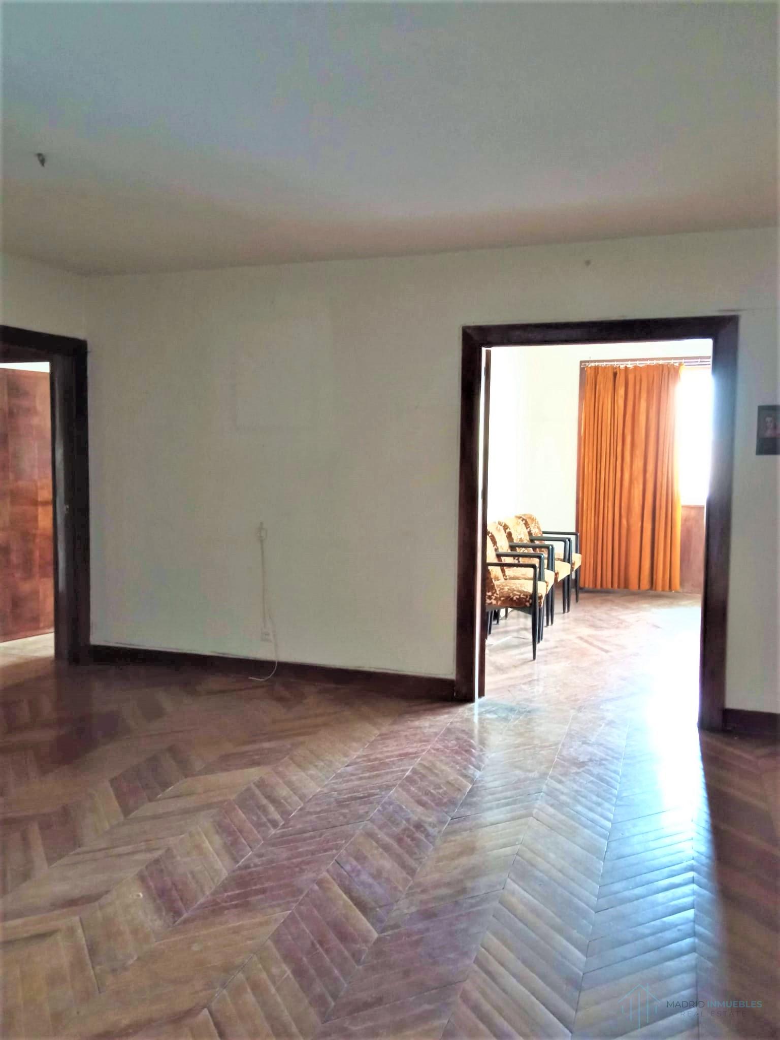 For sale of flat in Madrid