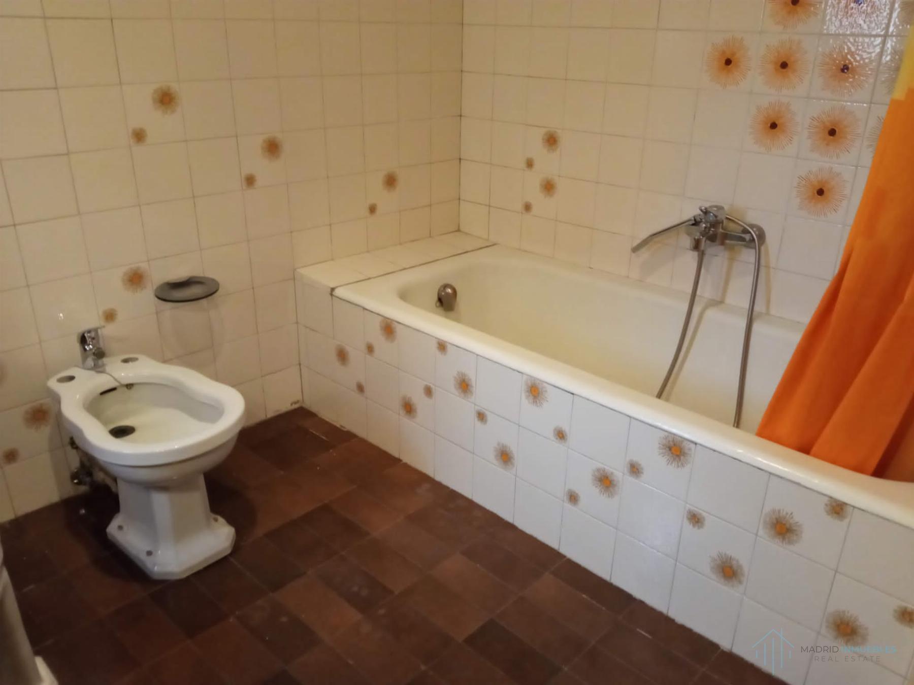 For sale of flat in Madrid