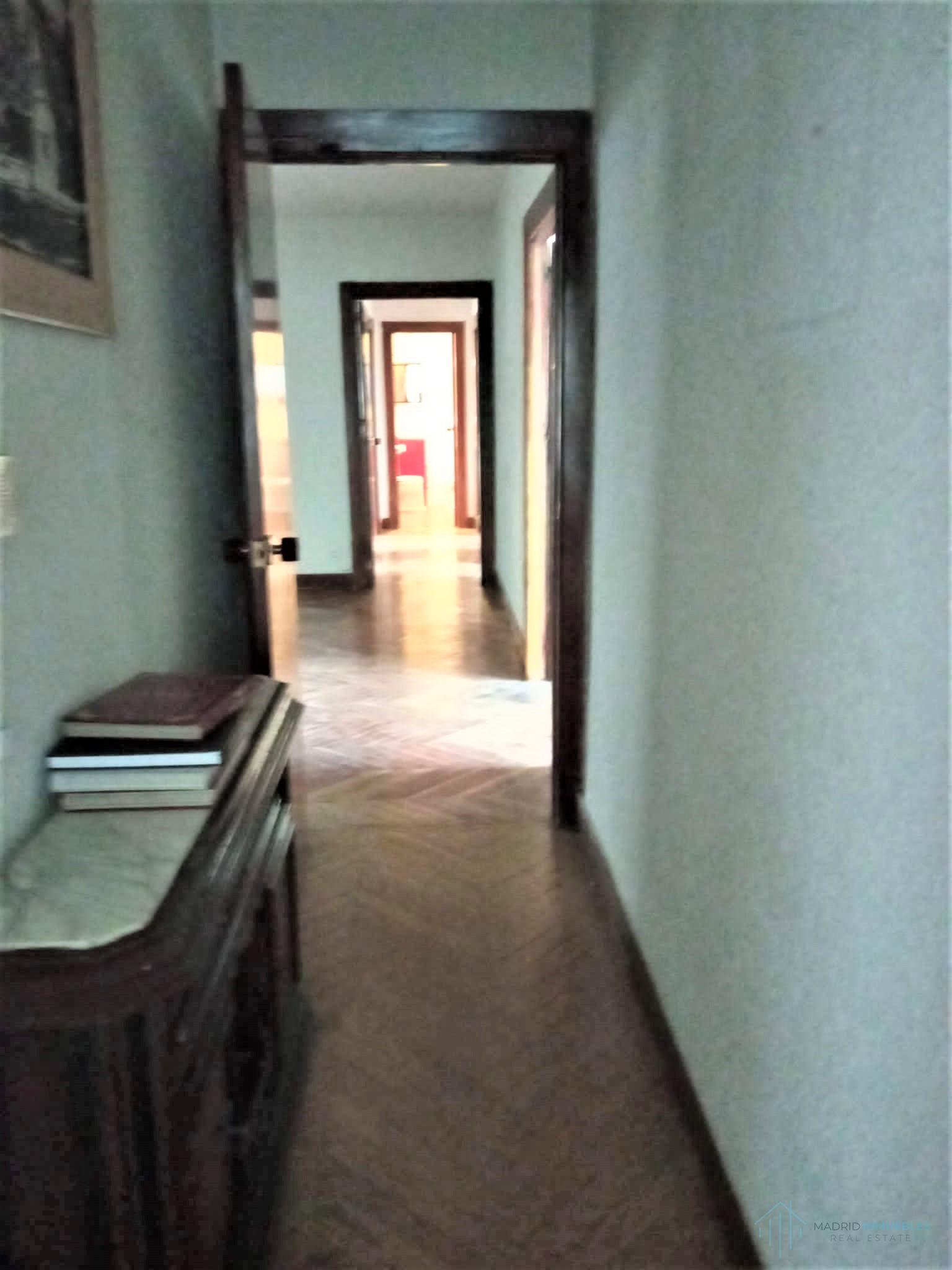 For sale of flat in Madrid