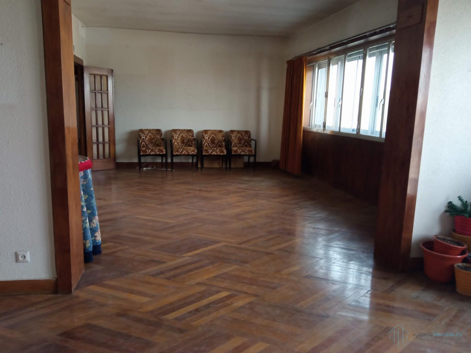 For sale of flat in Madrid