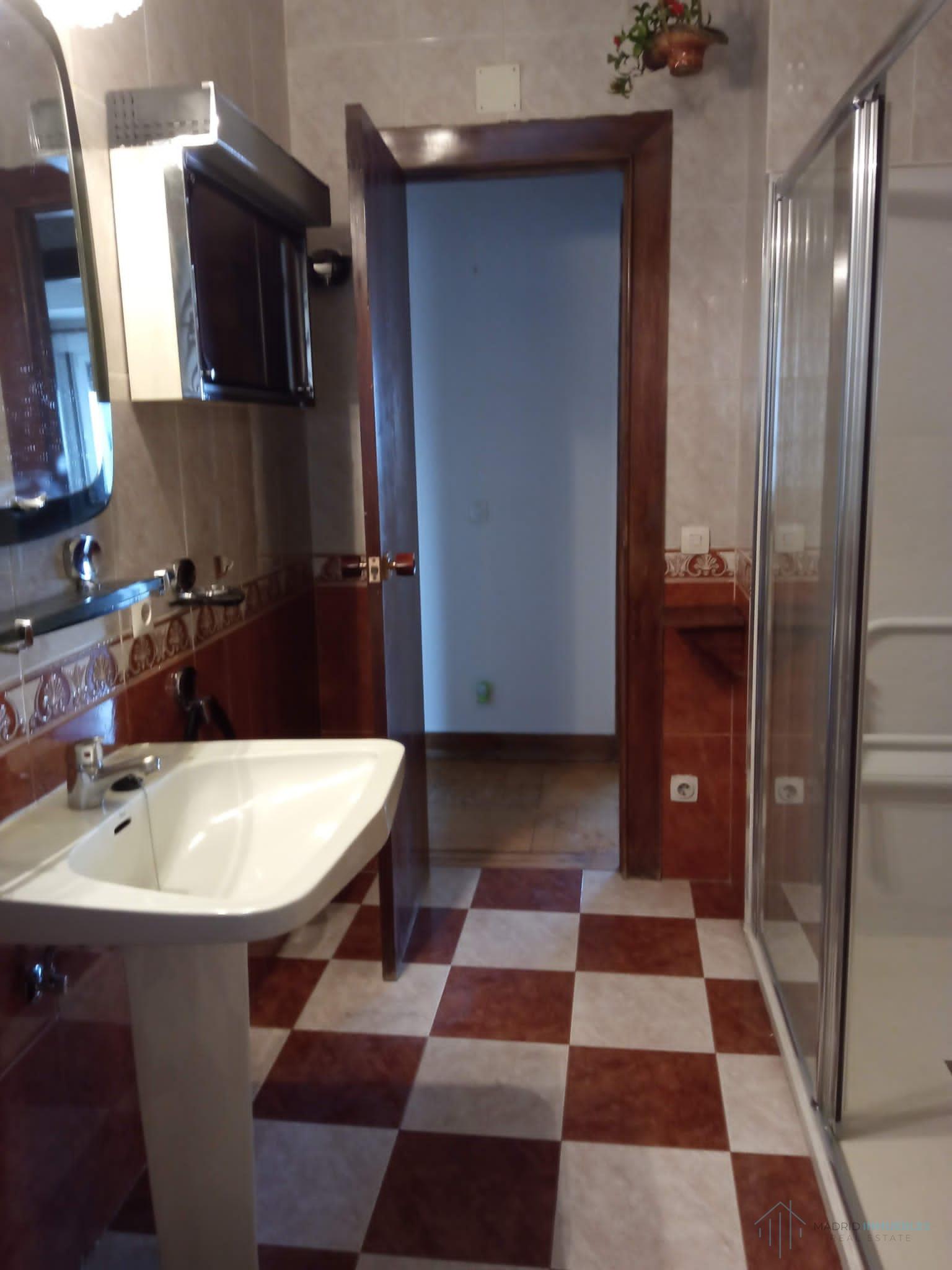 For sale of flat in Madrid