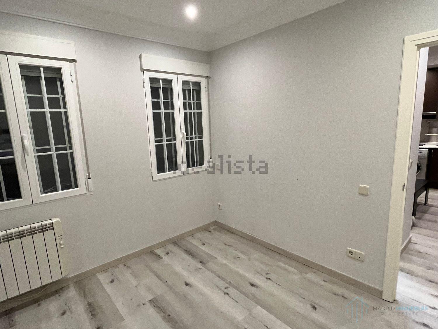 For sale of apartment in Madrid