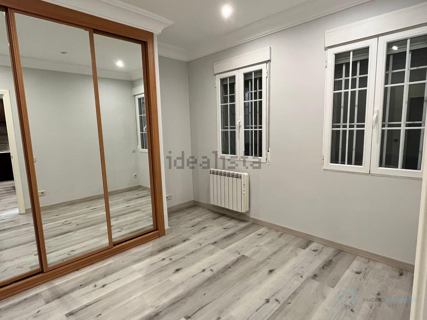 For sale of apartment in Madrid