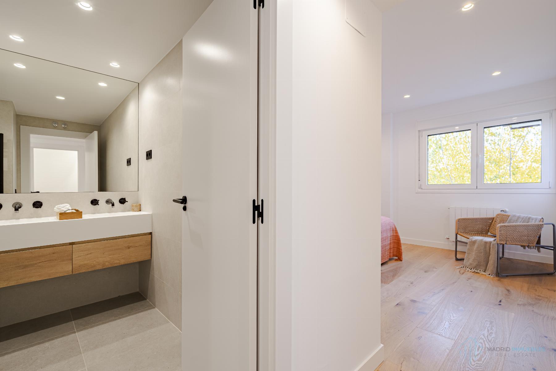 For sale of flat in Madrid