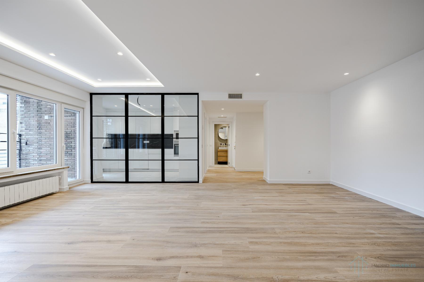 For sale of flat in Madrid