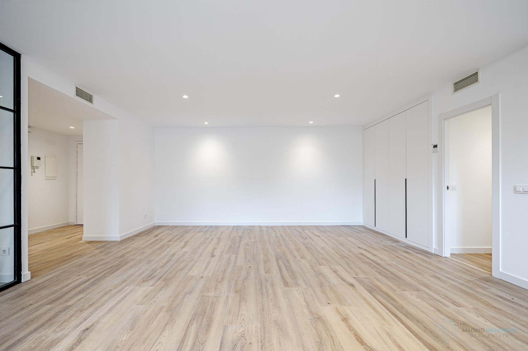 For sale of flat in Madrid