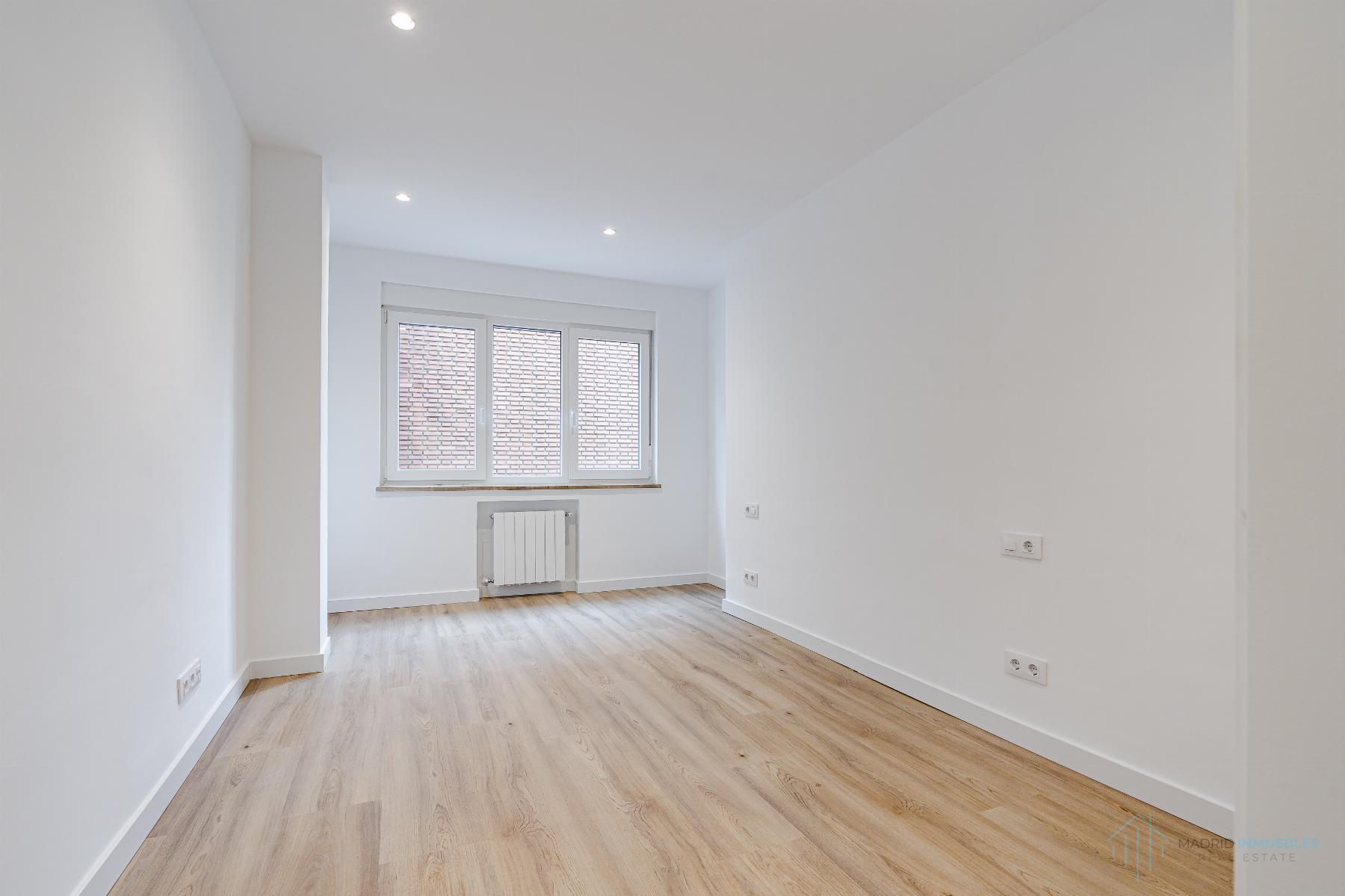For sale of flat in Madrid