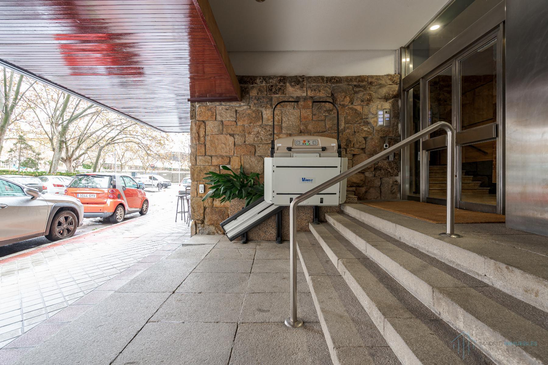 For sale of flat in Madrid