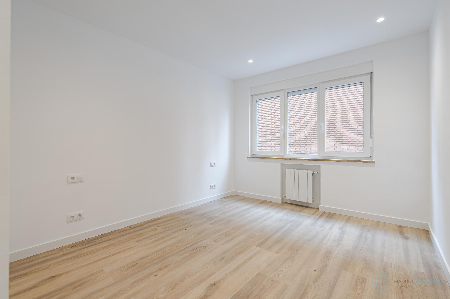 For sale of flat in Madrid