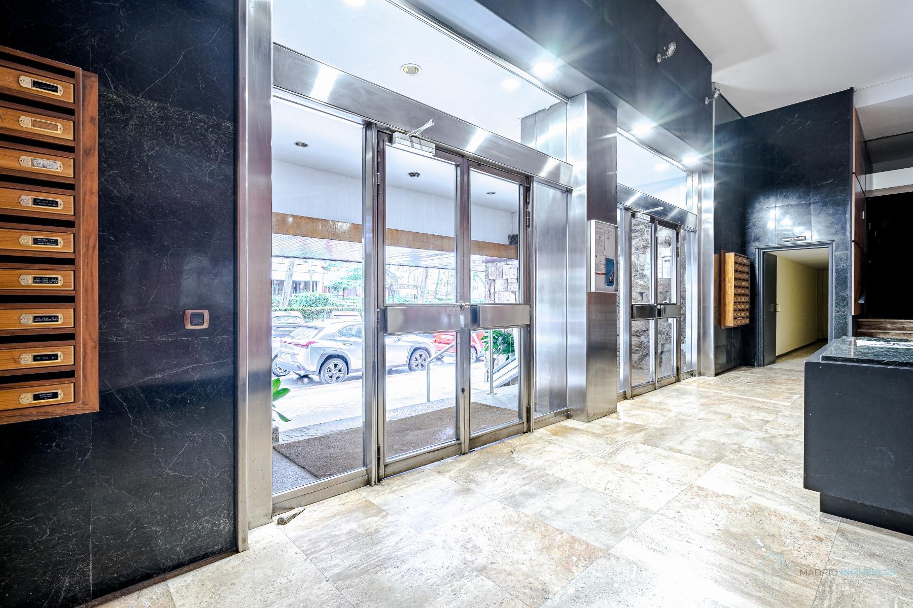 For sale of flat in Madrid
