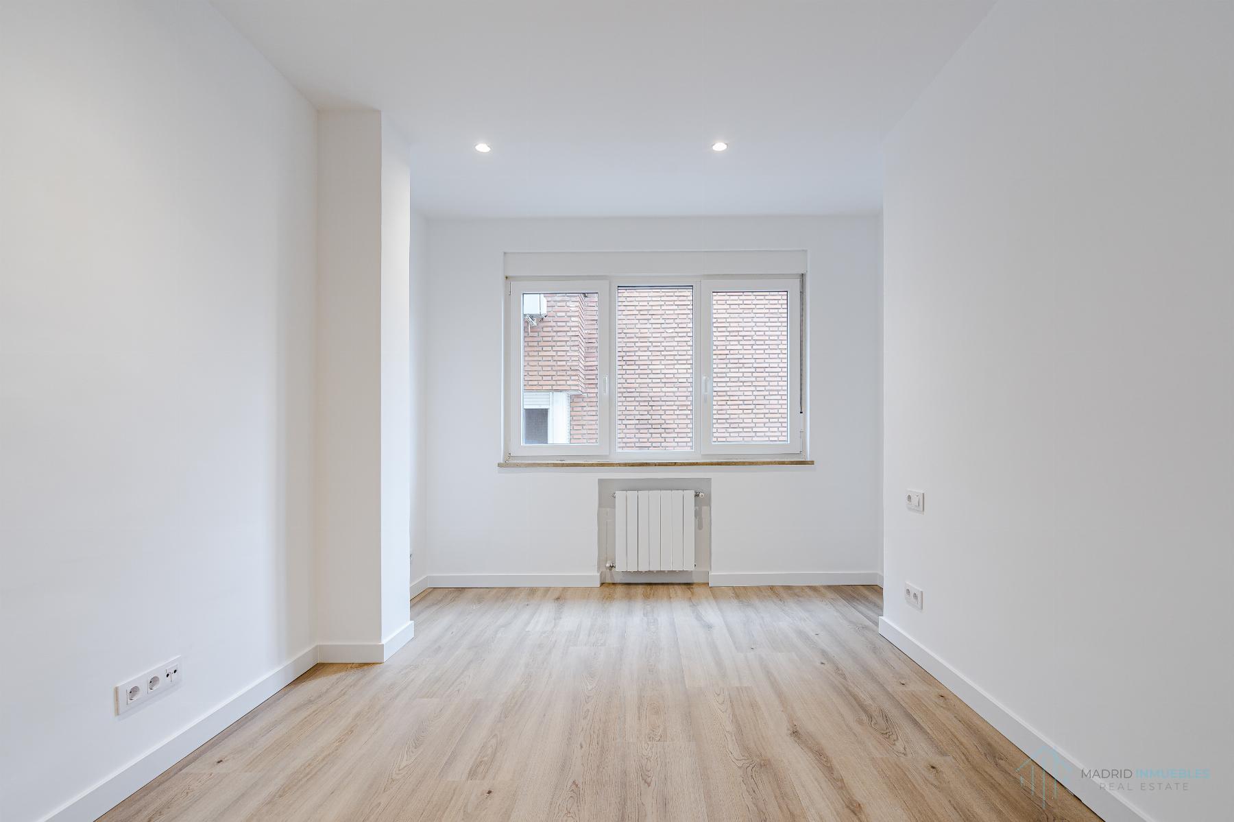 For sale of flat in Madrid