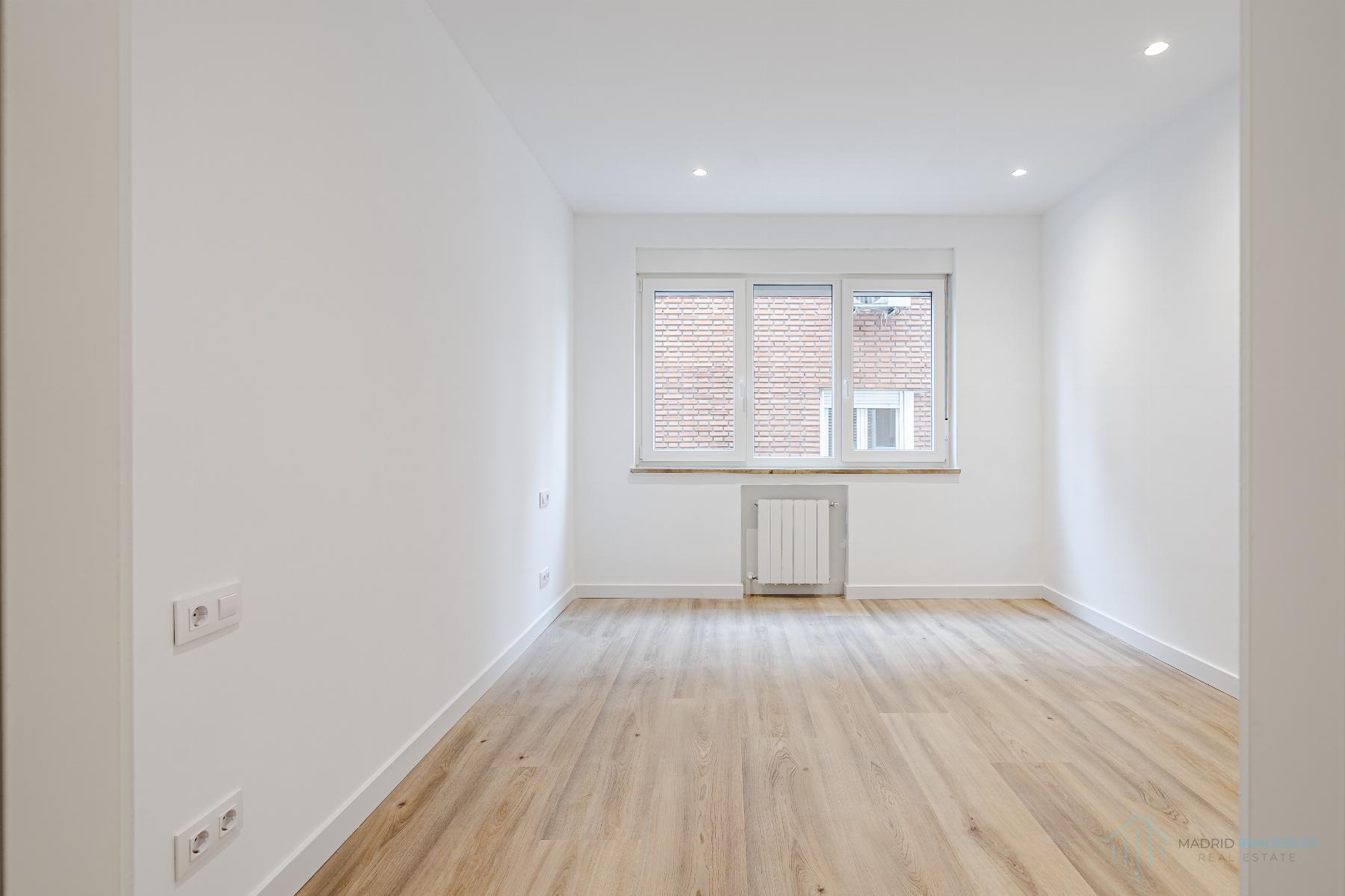 For sale of flat in Madrid