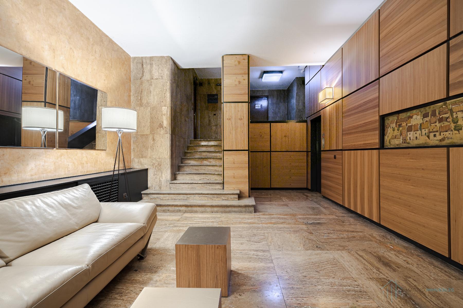 For sale of flat in Madrid