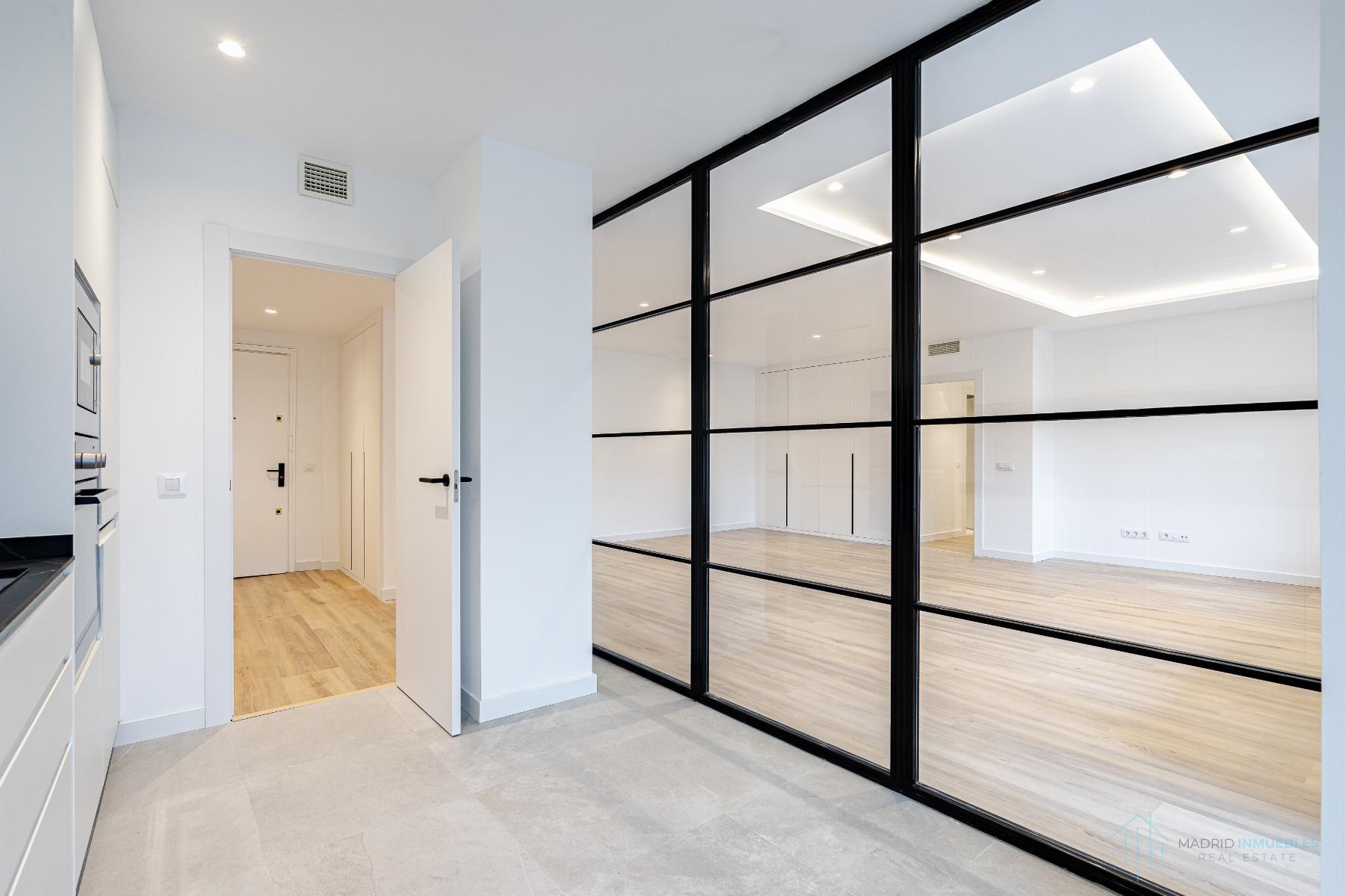 For sale of flat in Madrid