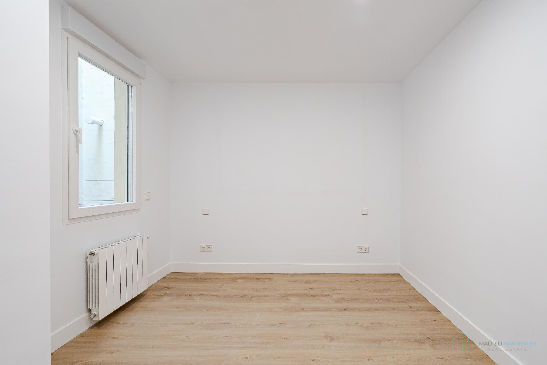 For sale of flat in Madrid