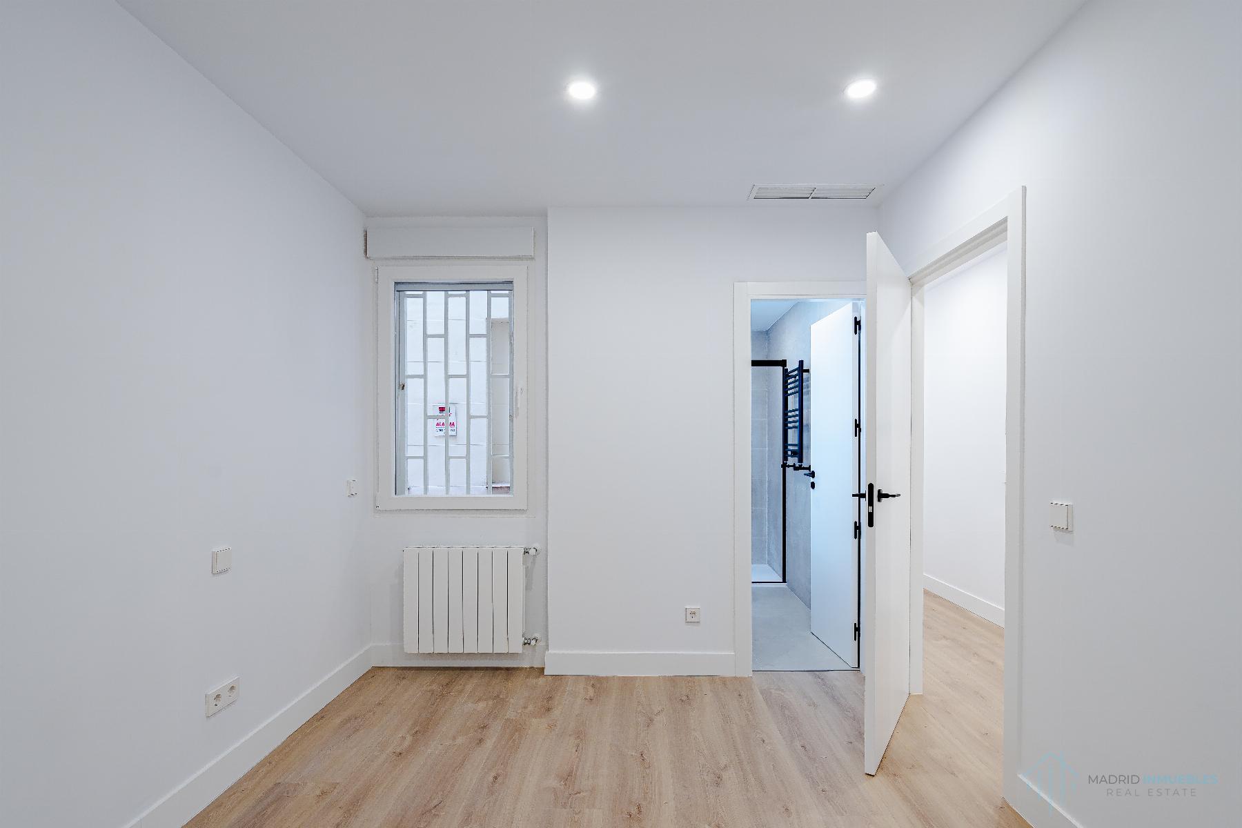 For sale of flat in Madrid