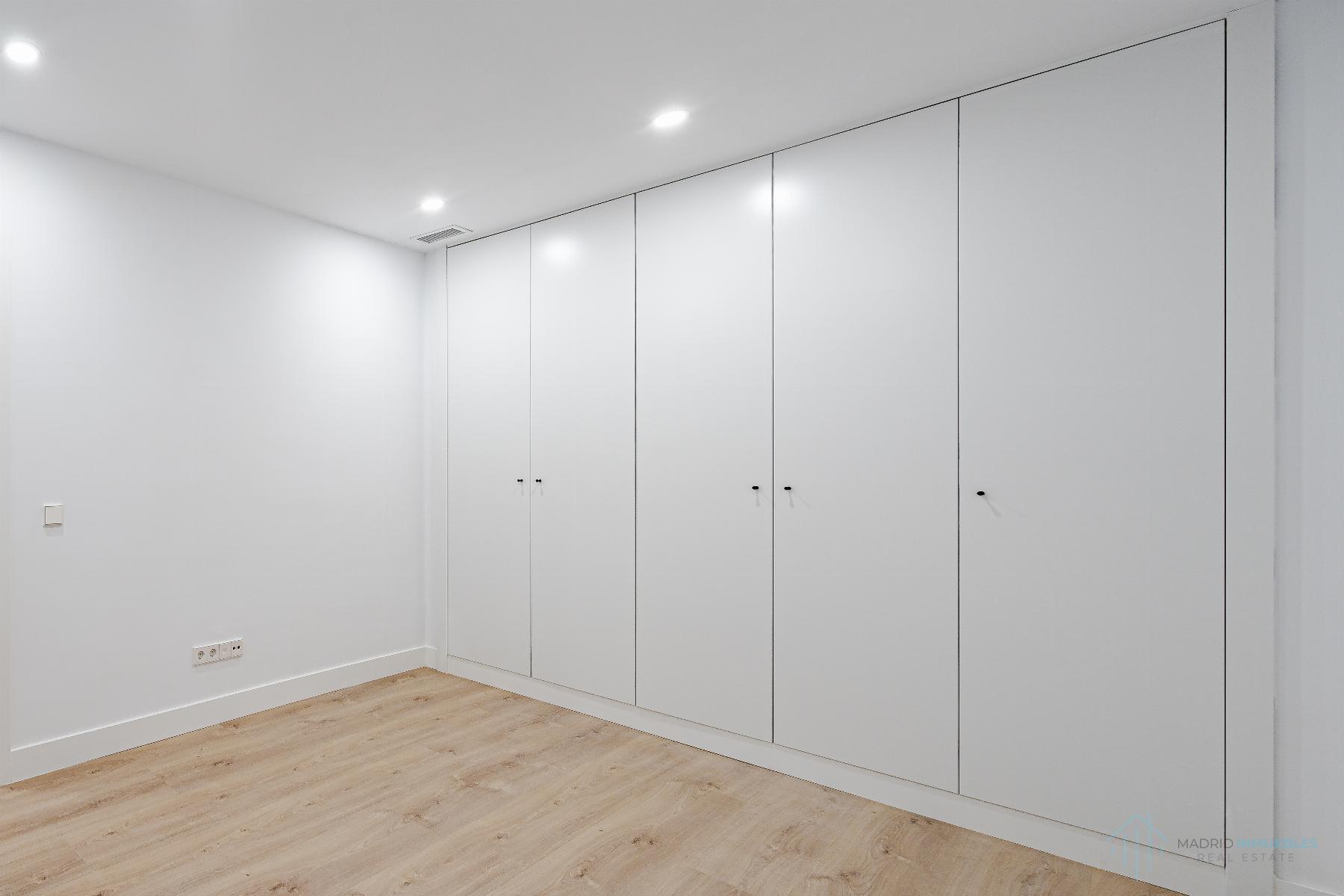 For sale of flat in Madrid