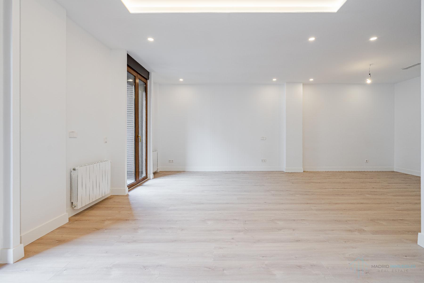 For sale of flat in Madrid