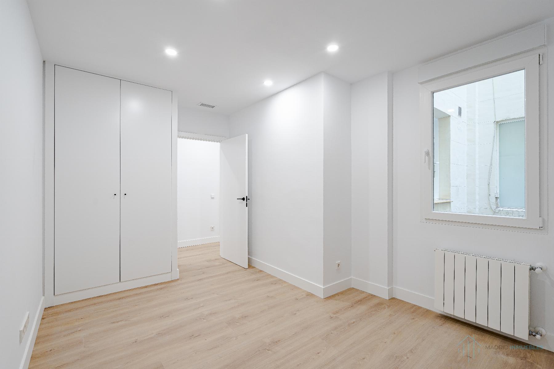 For sale of flat in Madrid