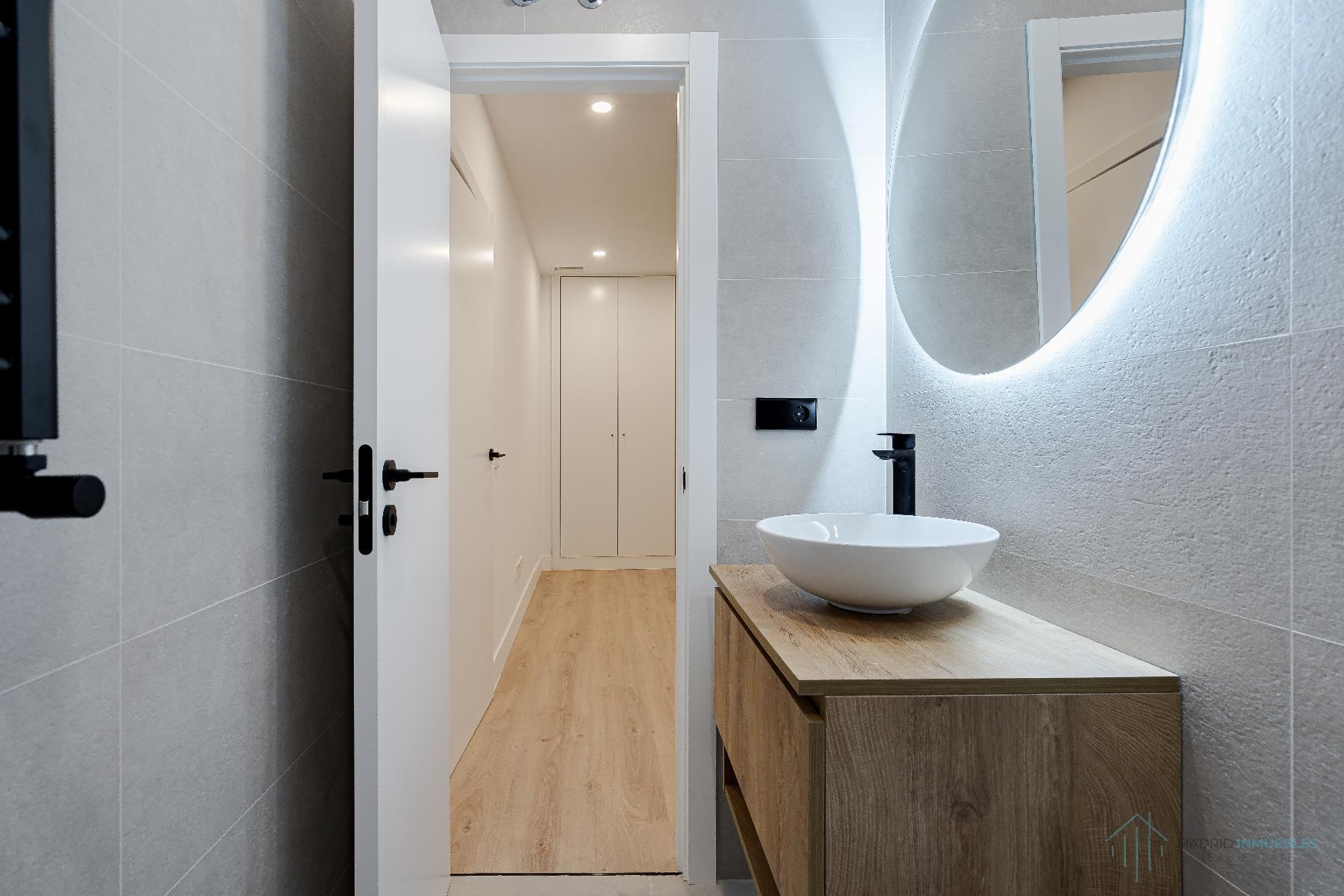 For sale of flat in Madrid