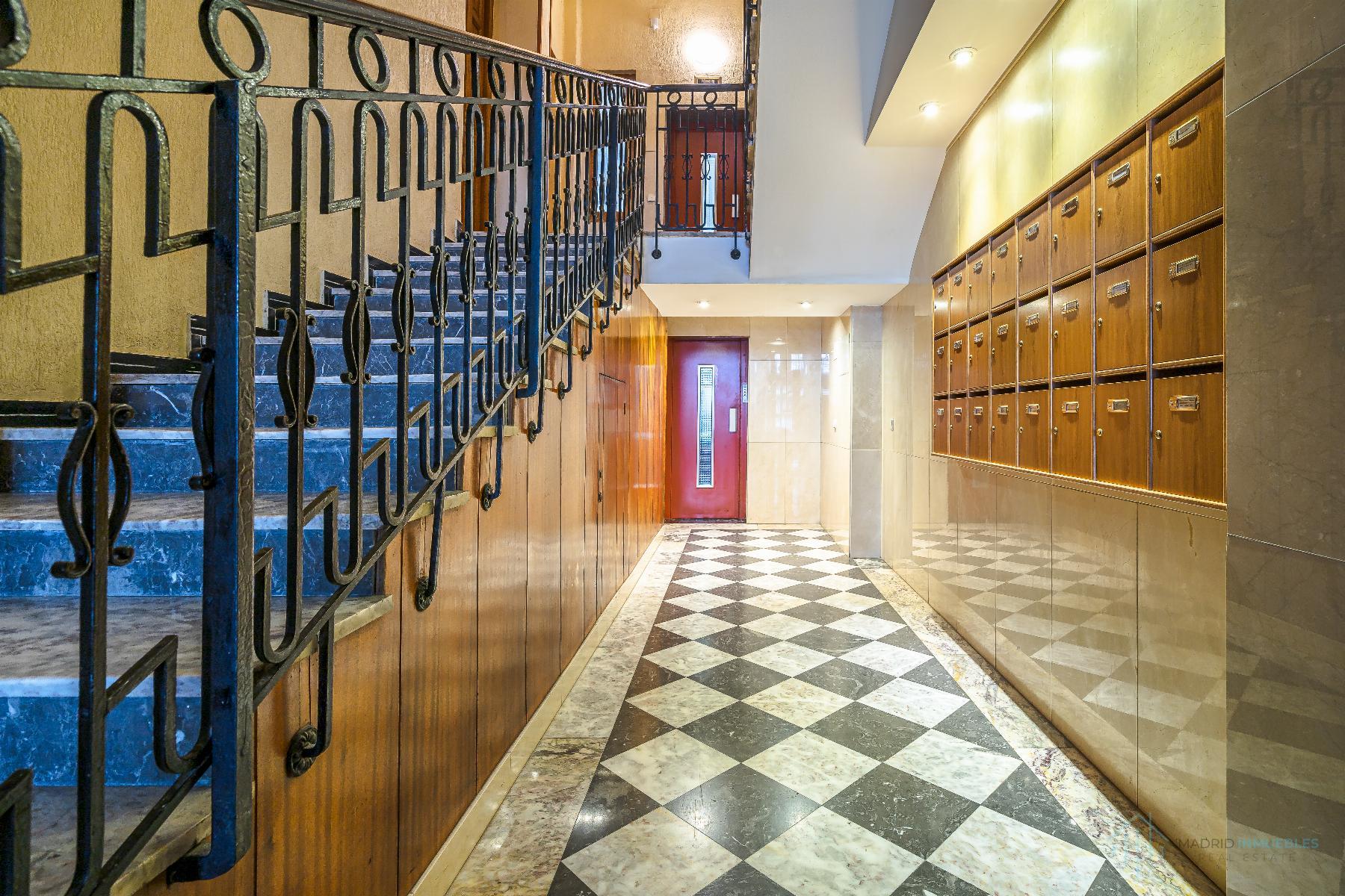 For sale of flat in Madrid
