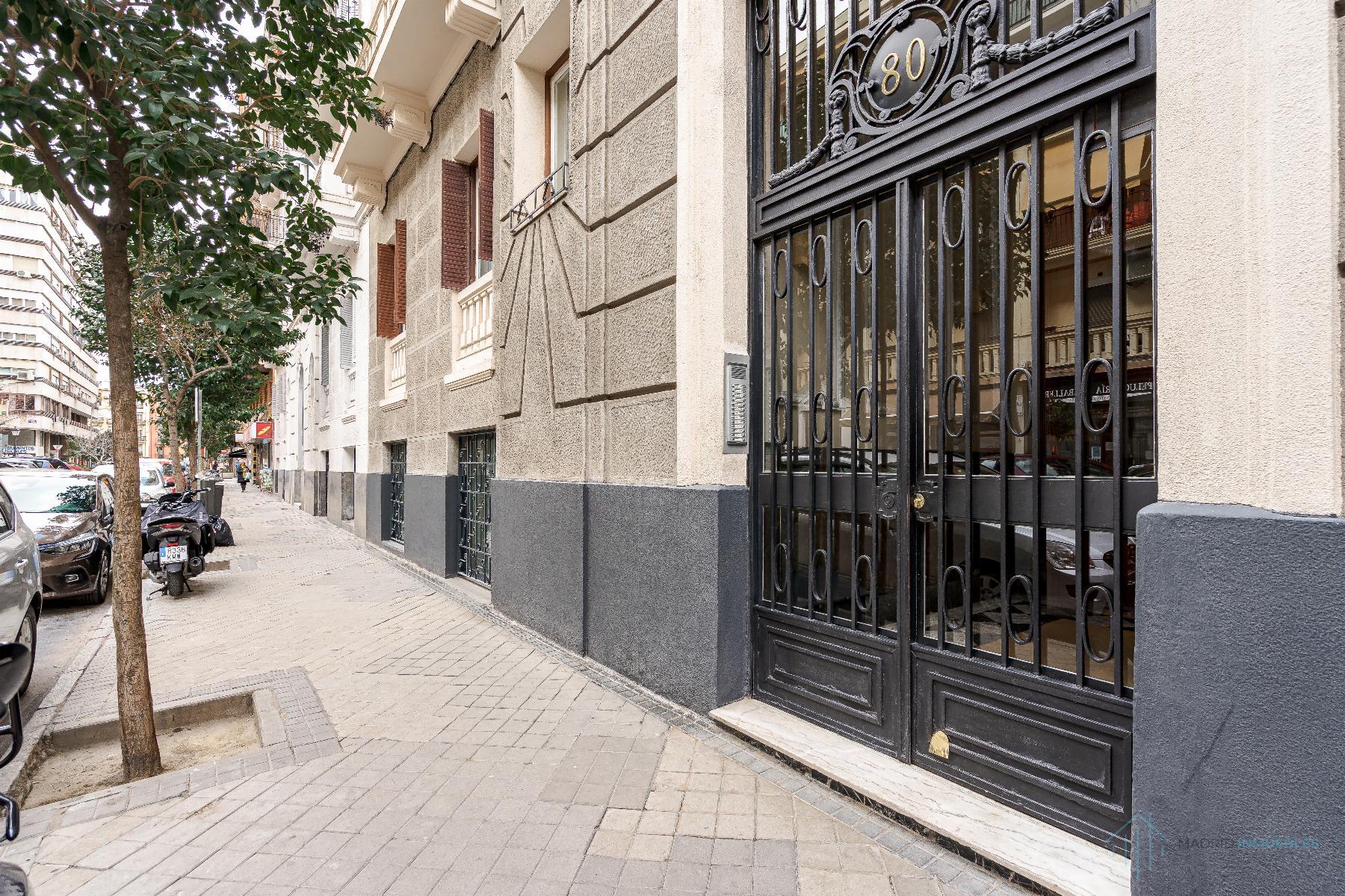 For sale of flat in Madrid