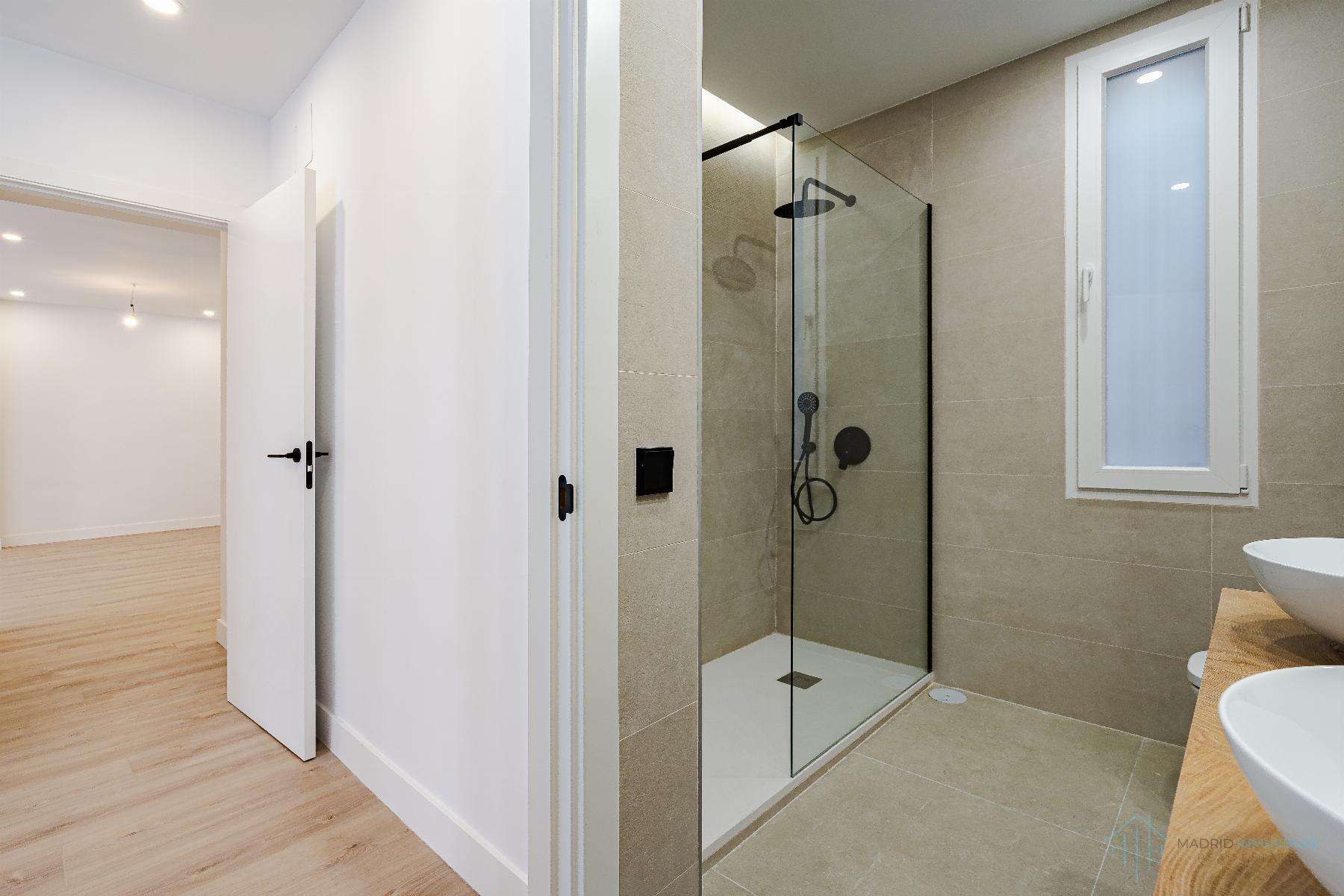 For sale of flat in Madrid