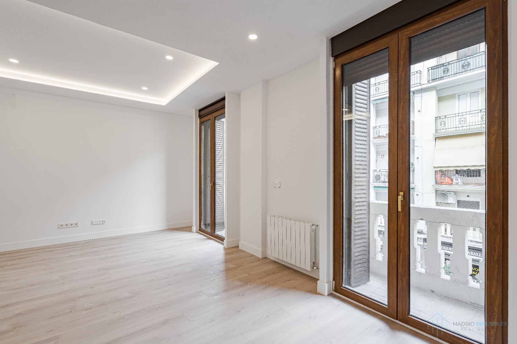 For sale of flat in Madrid