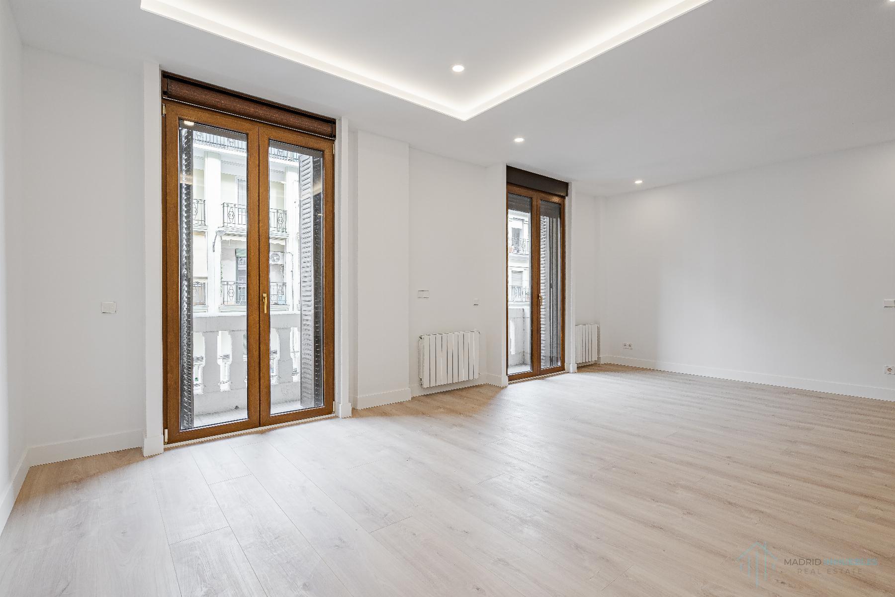 For sale of flat in Madrid